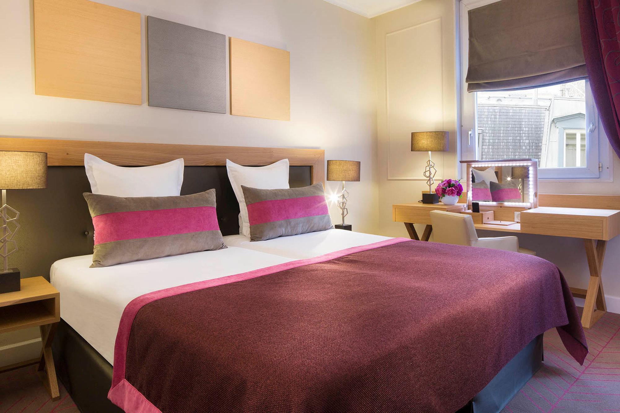 Hotel Galileo Champs Elysées 4*
